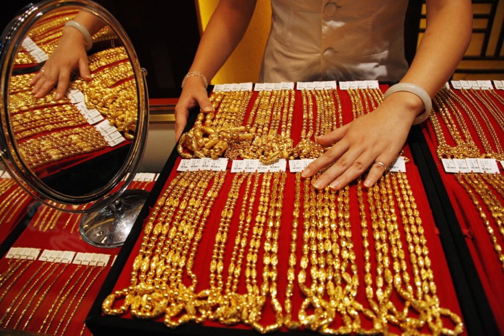 أسرار الهبوط المفاجئ في أسعار الذهب