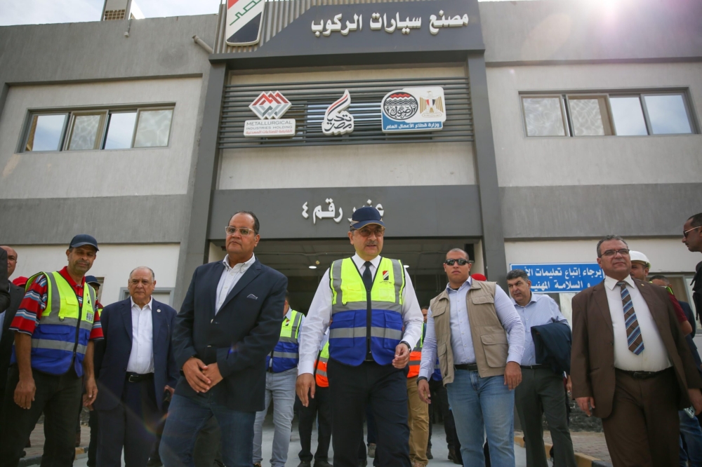 وزير قطاع الأعمال يتفقد مصانع النصر للسيارات ويؤكد: إعادة إحياء علامة نصر كرمز للصناعة الوطنية