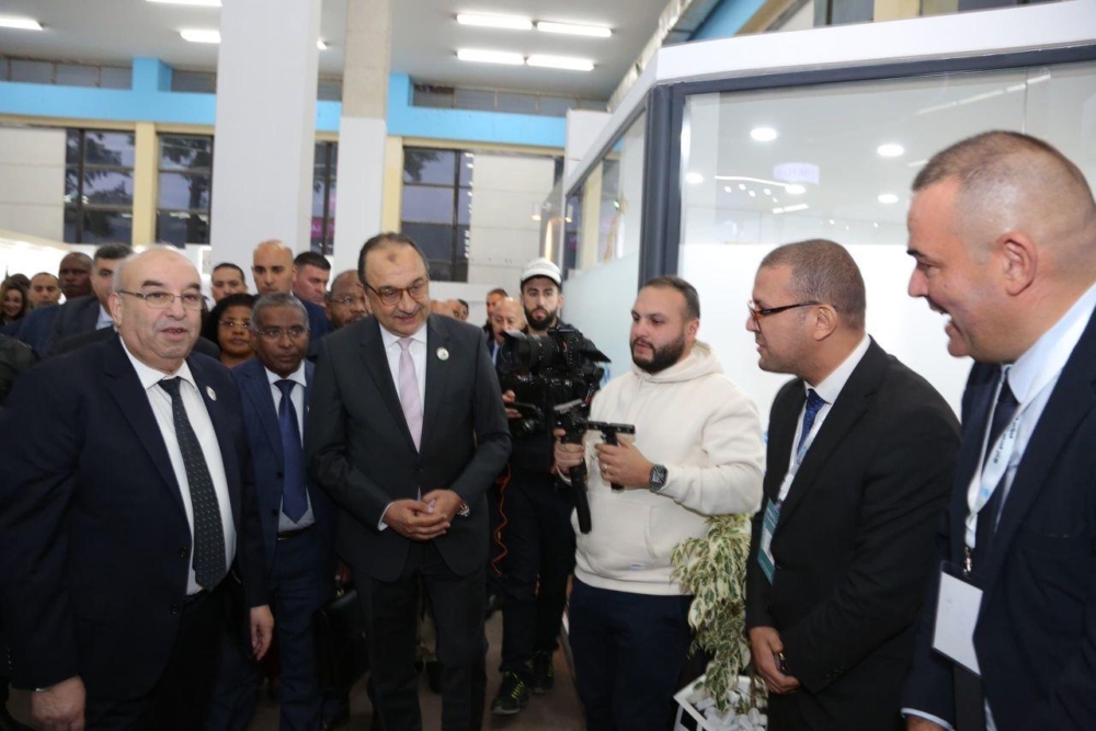 وزير قطاع الأعمال يشهد افتتاح المعرض المصاحب للمؤتمر الوزاري الأفريقي لإنتاج الأدوية