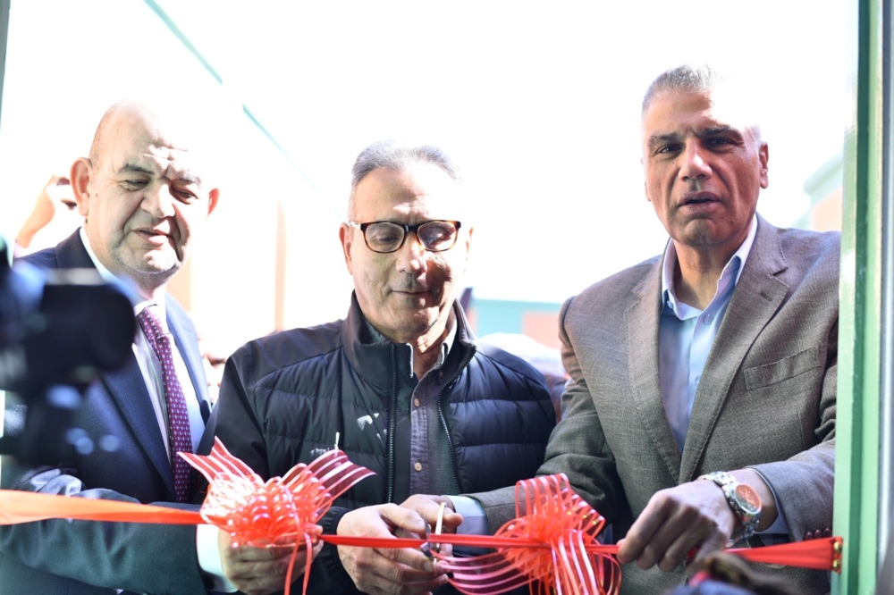 البنك الأهلي يسلم عددا من البيوت والمشروعات الصغيرة للمستفيدين بأسوان (صور)