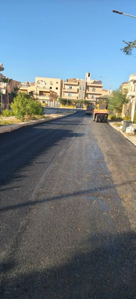 استكمال تنفيذ وتطوير الطرق والمداخل بمدن الفيوم الجديدة والعبور وحدائق العاشر من رمضان