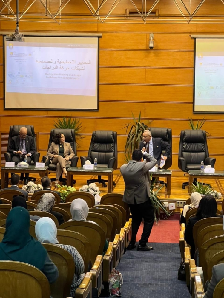 بحوث الإسكان والبناء يعقد ندوة المعايير التخطيطية والتصميمية لشبكات حركة الدراجات