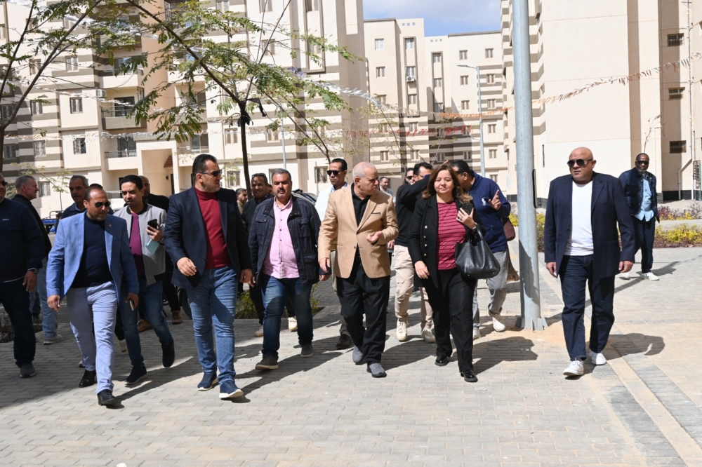 مى عبد الحميد تتفقد شقق سكن لكل المصريين بالعاشر من رمضان (صور)