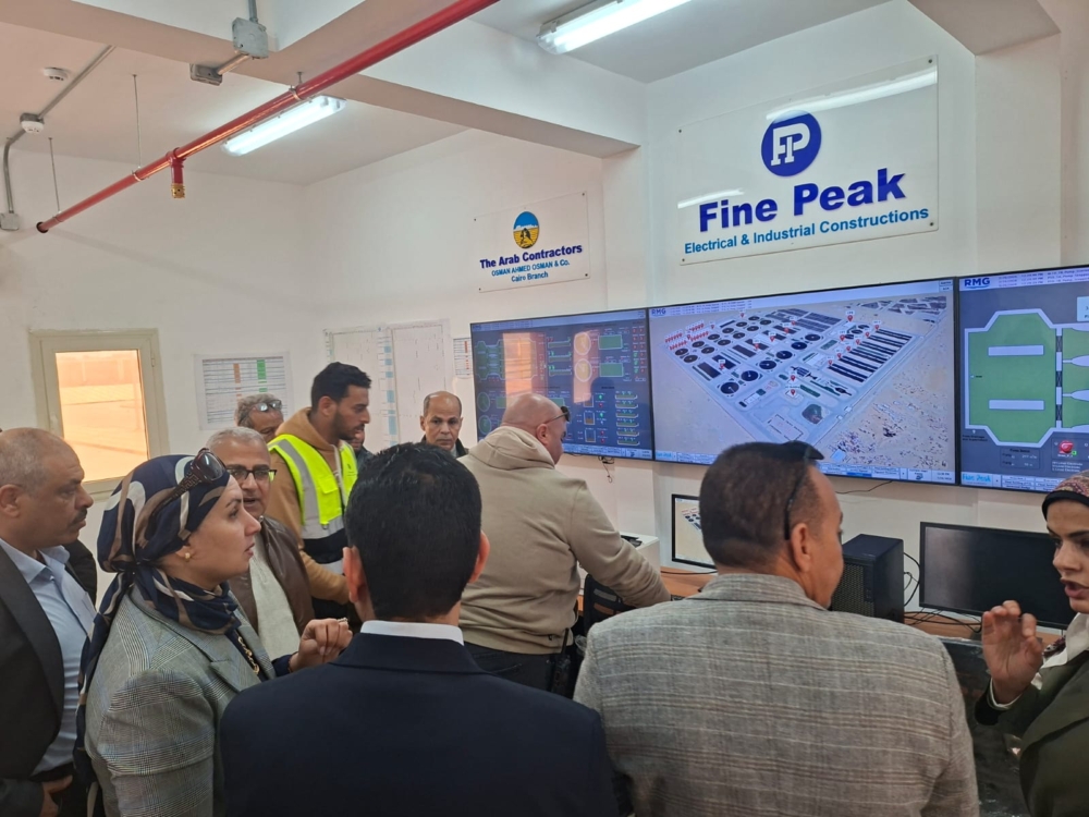 الإسكان تناقش التوسع في انشاء محطات الطاقة الشمسية